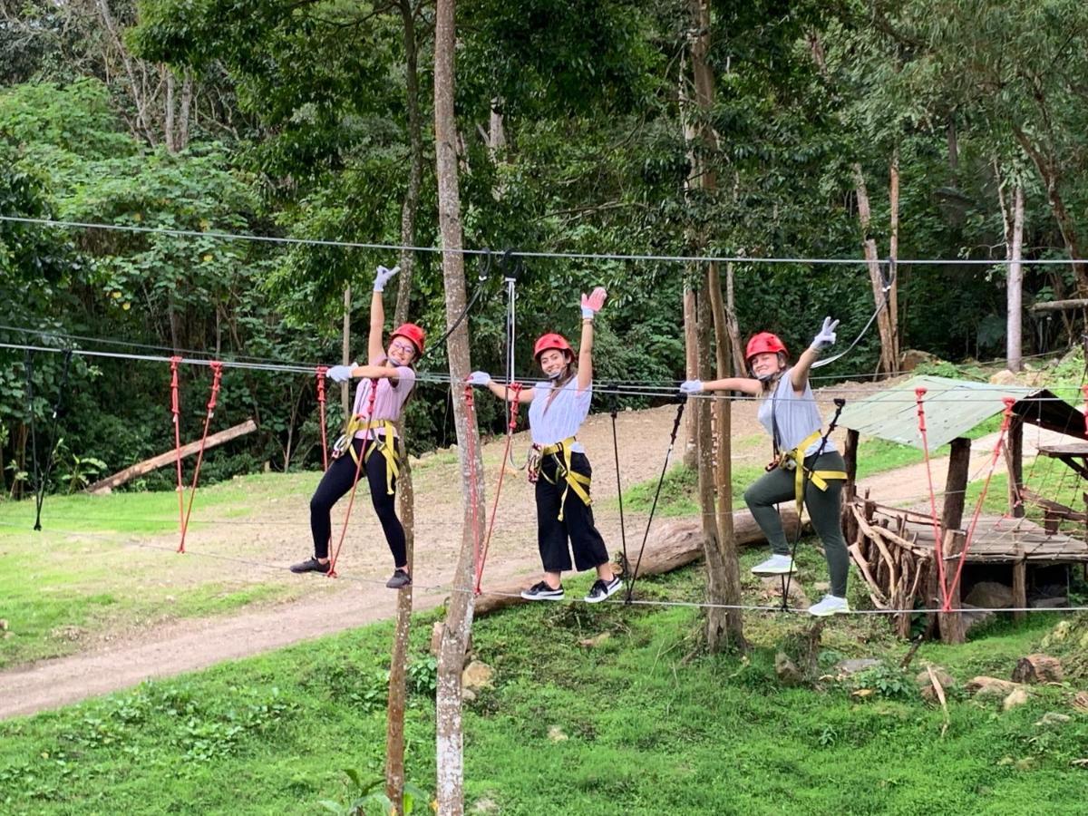 Bosque De Aventura & Glamping Refugio Del Bosque Hotel Ла Меса Екстериор снимка