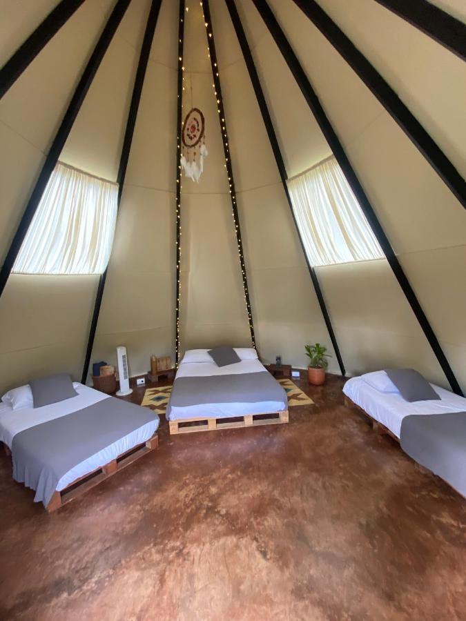 Bosque De Aventura & Glamping Refugio Del Bosque Hotel Ла Меса Екстериор снимка