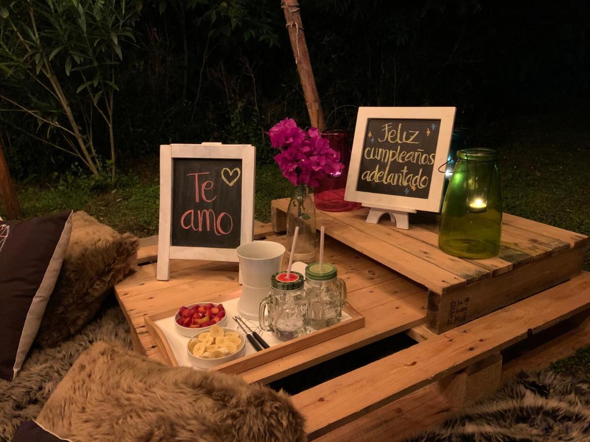 Bosque De Aventura & Glamping Refugio Del Bosque Hotel Ла Меса Екстериор снимка